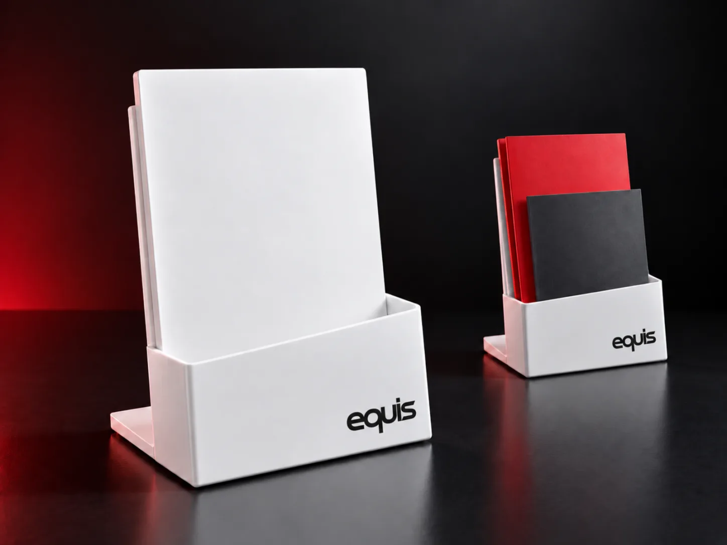 Porta folletos personalizado con logo de empresa, producción de FOCUS+